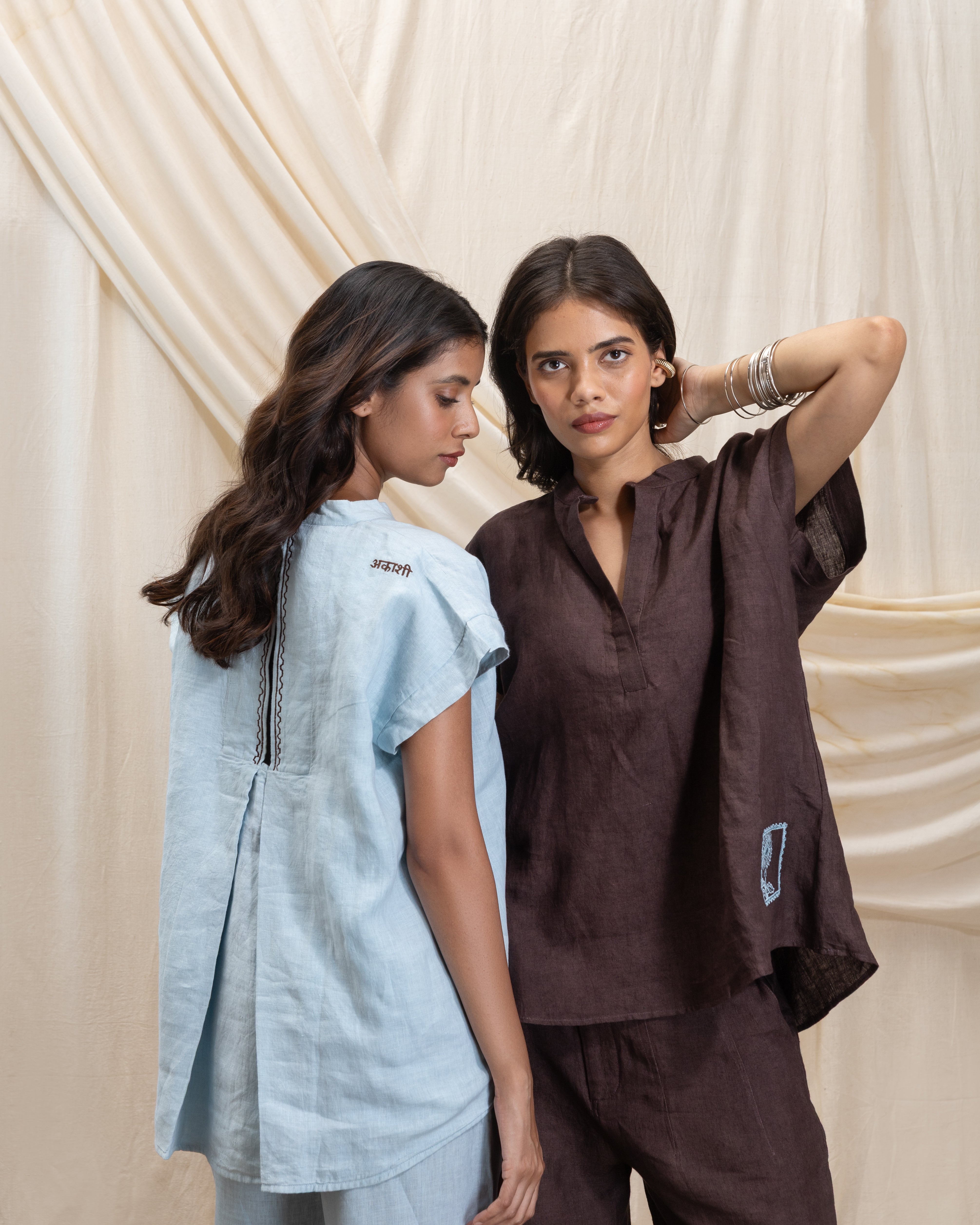Linen v neck top and pleated drawsing pant set