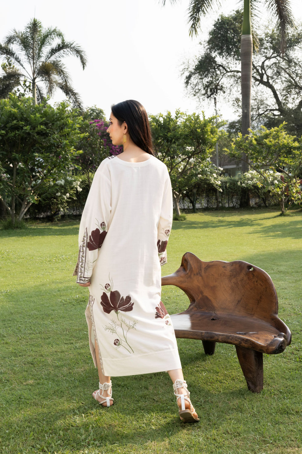 Floral Kaftan with Embroidered Detailing