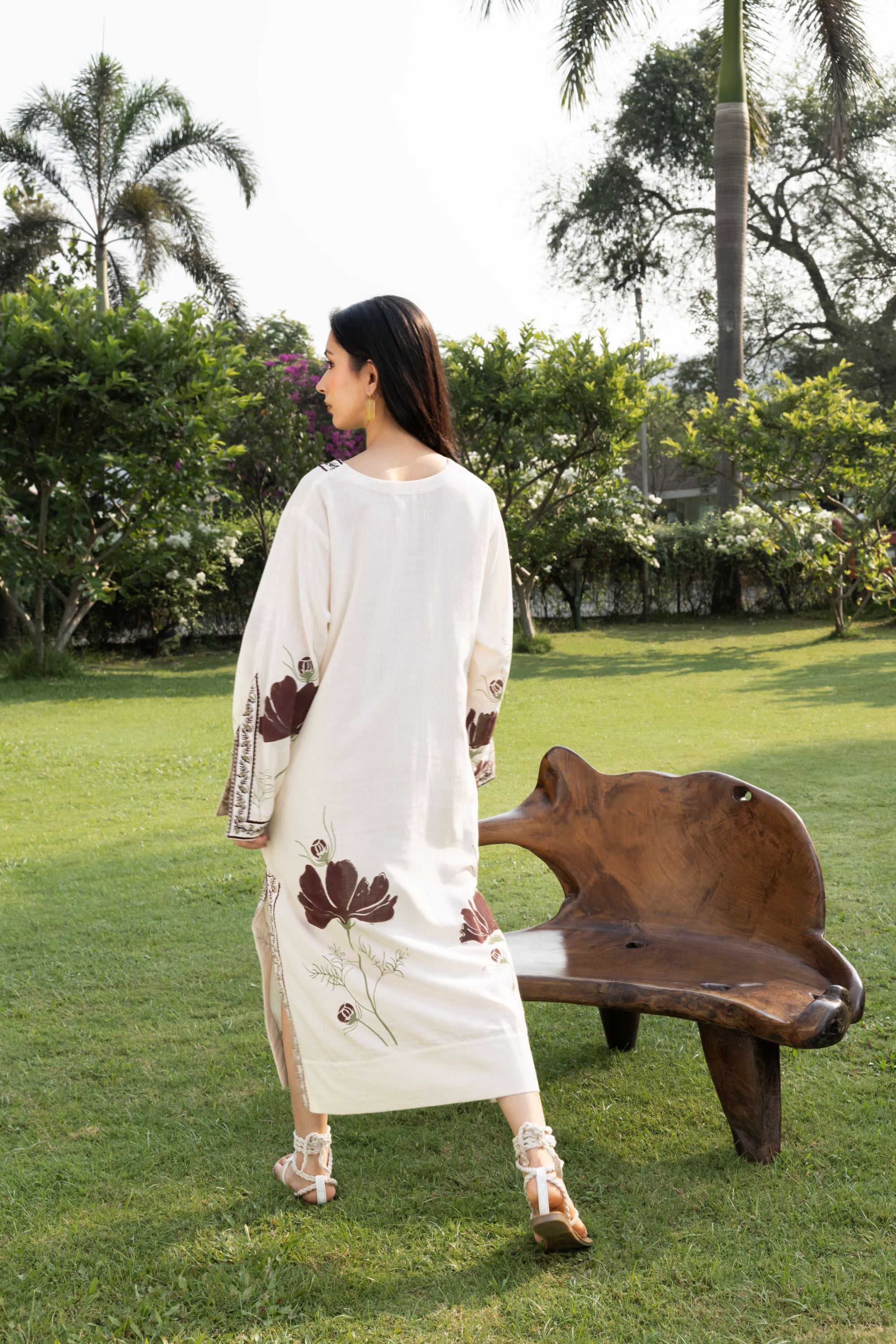 Floral Kaftan with Embroidered Detailing