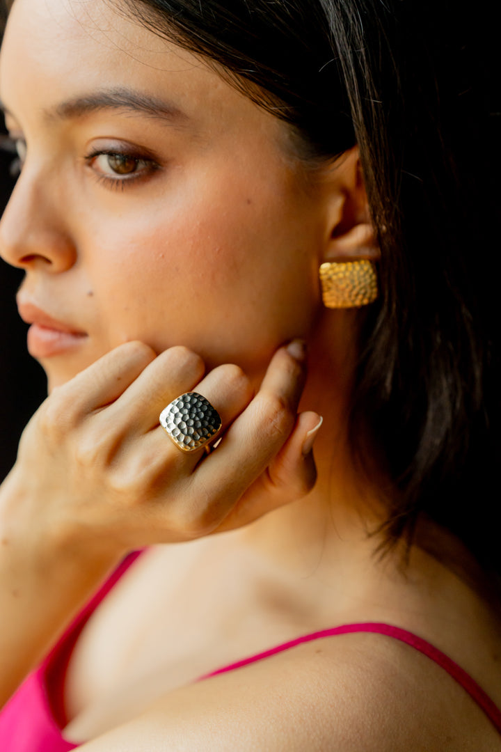 TARA STUDS