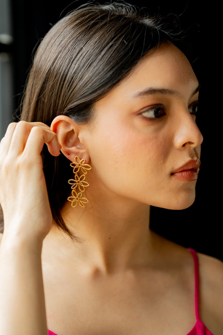 THREE FLOWER DANGLERS