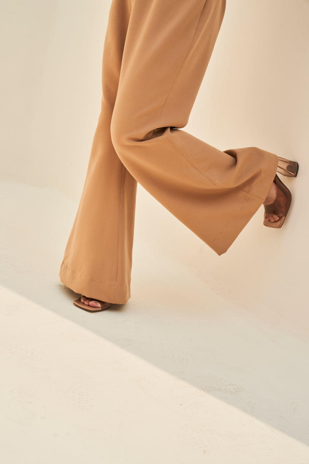 PAPILLION CREPE PANTS